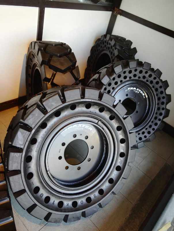 gomme-piene-traxter-dettaglio-forature.jpg